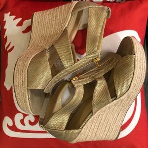 MICHAEL KORS Gold Wedge